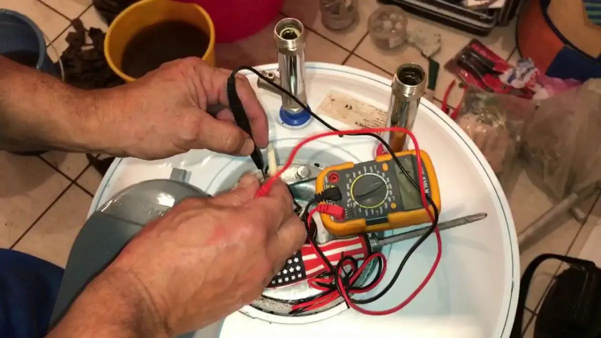 Ремонт водонагревателей Electrolux в Камне-на-Оби — выгодная цена от 2335 руб., Мастер24