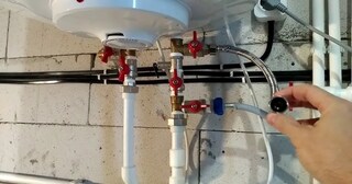 Установка накопительного водонагревателя в Камне-на-Оби в октябре