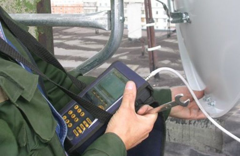 Установка спутниковой антенны в Камне-на-Оби в октябре